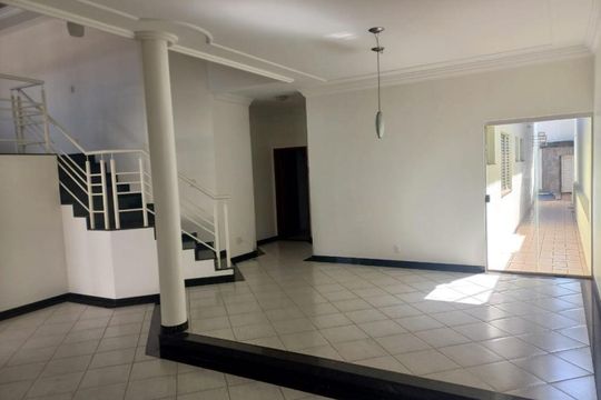 Casa para alugar com 4 quartos, 239m² em Morada da Colina, Uberlândia