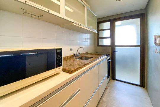 Cozinha de apartamento para alugar com 2 quartos, 86m² em Petrópolis, Porto Alegre