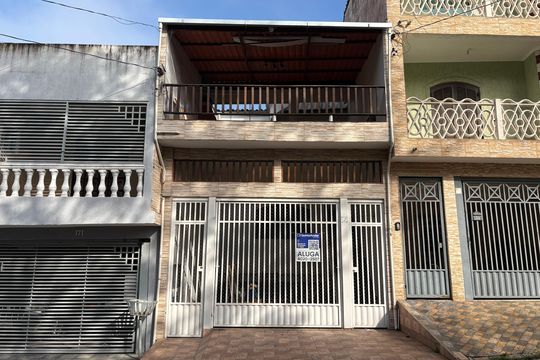 Fachada de casa para alugar com 1 quarto, 80m² em Cidade Satelite Santa Barbara, São Paulo