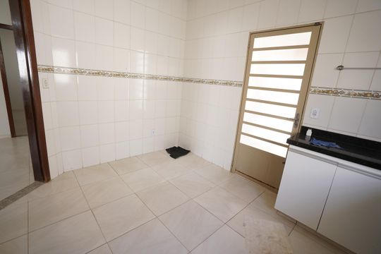 Casa à venda com 4 quartos, 143m² em Residencial Alice Barbosa, Goiânia