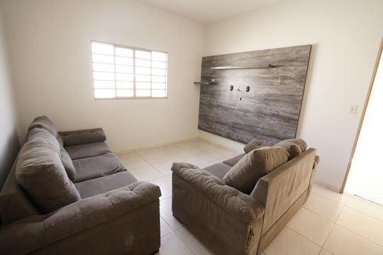 Casa à venda com 4 quartos, 143m² em Residencial Alice Barbosa, Goiânia