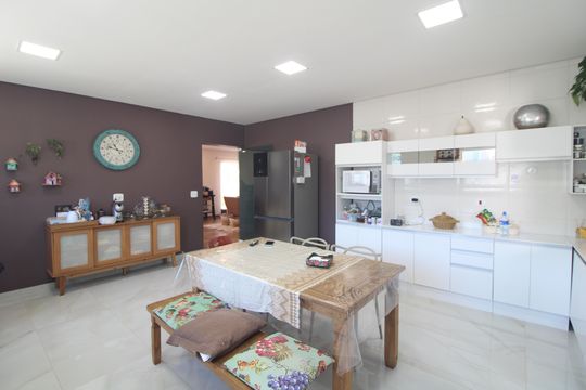 Cozinha de casa à venda com 4 quartos, 1000m² em Interlagos, São Paulo