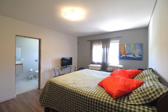Suíte 1 de casa à venda com 4 quartos, 1000m² em Interlagos, São Paulo