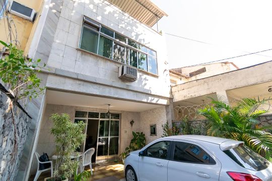 Varanda e Garagem de casa à venda com 3 quartos, 272m² em Penha, Rio de Janeiro
