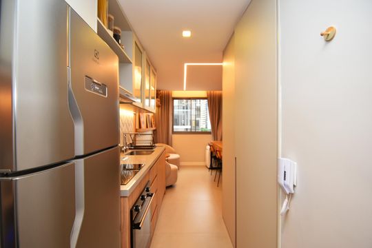 cozinha de apartamento para alugar com 1 quarto, 28m² em Pinheiros, São Paulo
