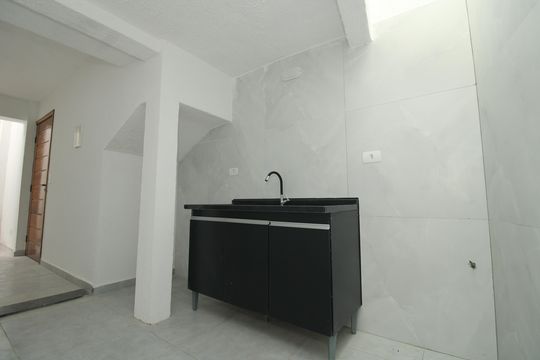 Cozinha de kitnet/studio para alugar com 1 quarto, 35m² em Vila Dom Pedro I, São Paulo