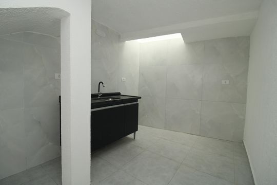 Cozinha de kitnet/studio para alugar com 1 quarto, 35m² em Vila Dom Pedro I, São Paulo
