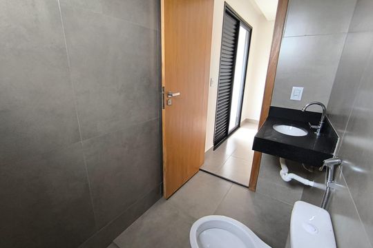 Banheiro Social de apartamento para alugar com 2 quartos, 68m² em Daniel Fonseca, Uberlândia