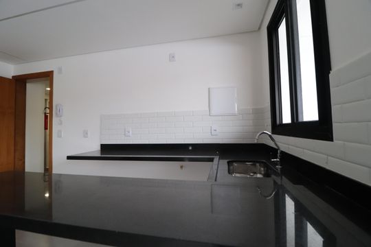 Sala/Cozinha de apartamento para alugar com 2 quartos, 63m² em Daniel Fonseca, Uberlândia