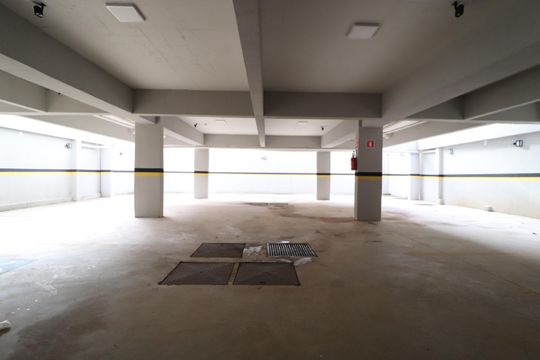 Garagem de apartamento para alugar com 2 quartos, 68m² em Daniel Fonseca, Uberlândia