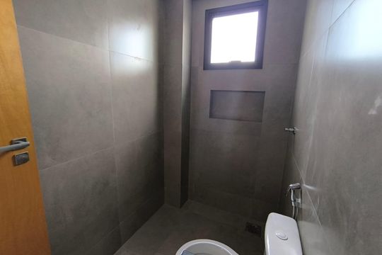 Banheiro Social de apartamento para alugar com 2 quartos, 68m² em Daniel Fonseca, Uberlândia