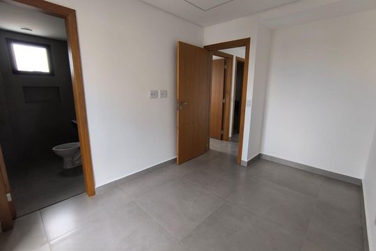 Quarto 2 - Suíte de apartamento para alugar com 2 quartos, 68m² em Daniel Fonseca, Uberlândia
