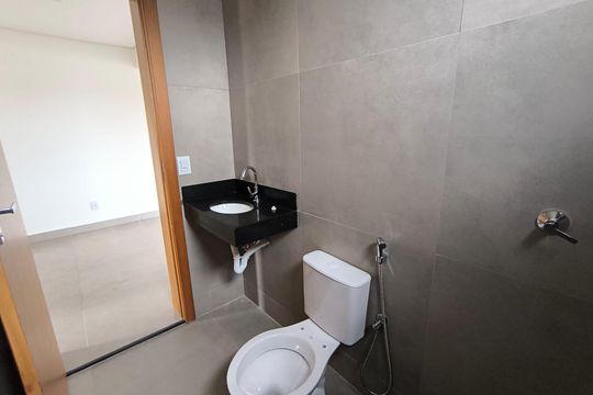 Banheiro Social de apartamento para alugar com 2 quartos, 68m² em Daniel Fonseca, Uberlândia