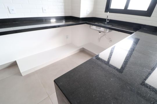 Sala/Cozinha de apartamento para alugar com 2 quartos, 68m² em Daniel Fonseca, Uberlândia