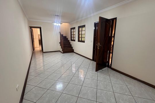 Casa à venda com 3 quartos, 124m² em Jardim Monte Azul, São Paulo