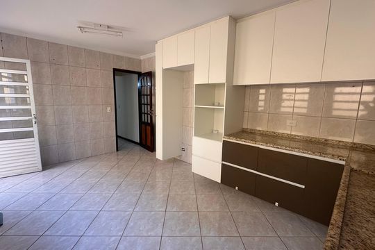 Casa à venda com 3 quartos, 124m² em Jardim Monte Azul, São Paulo