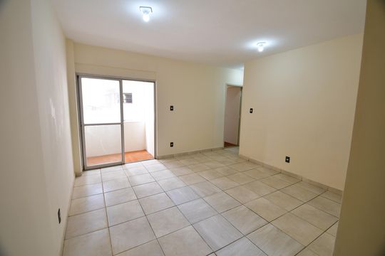 Sala de apartamento para alugar com 2 quartos, 75m² em Centro, Campinas
