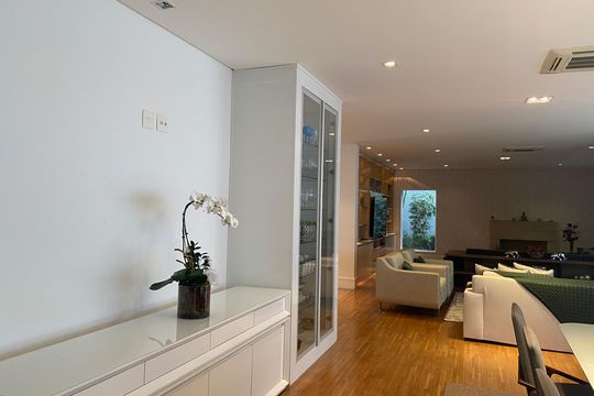Sala de casa à venda com 4 quartos, 600m² em Umuarama, Osasco