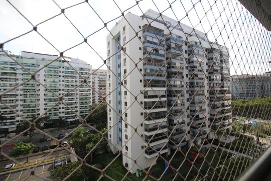 Sala - Vista de apartamento à venda com 2 quartos, 73m² em Barra Olímpica, Rio de Janeiro
