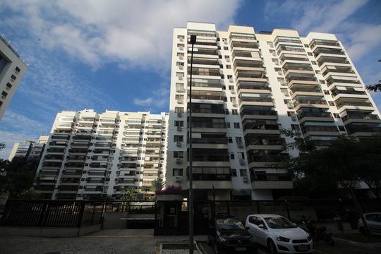 Fachada de apartamento à venda com 2 quartos, 73m² em Barra Olímpica, Rio de Janeiro