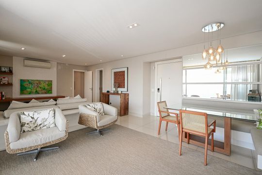 Apartamento à venda com 3 quartos, 141m² em Jardim Monte Kemel, São Paulo