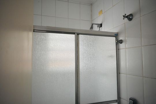 Banheiro de serviço de casa à venda com 2 quartos, 430m² em Planalto Paulista, São Paulo