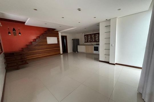 Sala de casa para alugar com 2 quartos, 80m² em Moenda, Florianópolis