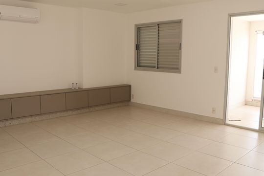 Sala de TV de apartamento para alugar com 2 quartos, 118m² em Jardim Goiás, Goiânia