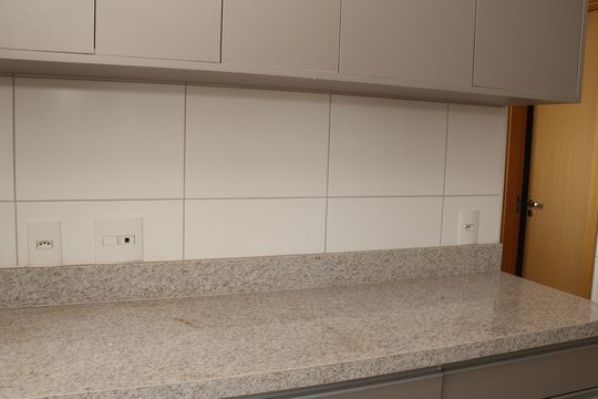 Cozinha de apartamento para alugar com 2 quartos, 118m² em Jardim Goiás, Goiânia