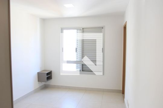 Suíte 02 de apartamento para alugar com 3 quartos, 118m² em Jardim Goiás, Goiânia