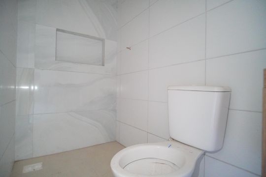 Banheiro da Suíte de casa à venda com 3 quartos, 58m² em Loteamento Parque Recreio, São Leopoldo