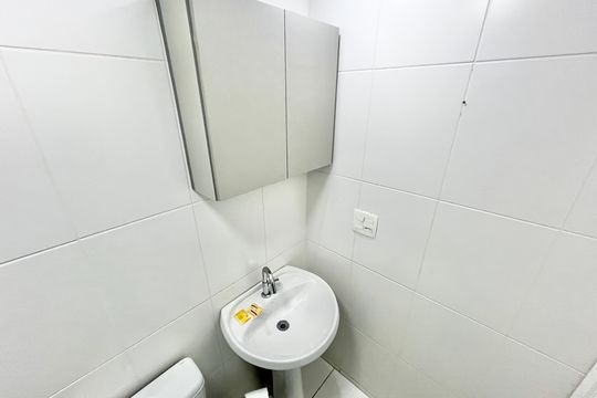 Banheiro de kitnet/studio para alugar com 1 quarto, 20m² em Santana, São Paulo