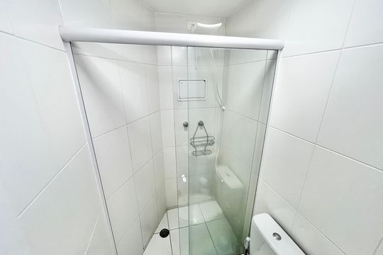 Banheiro de kitnet/studio para alugar com 1 quarto, 20m² em Santana, São Paulo