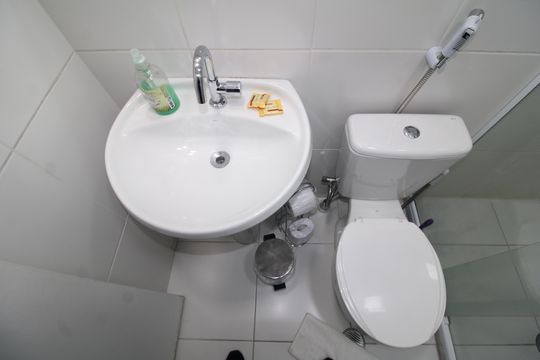 Banheiro de kitnet/studio para alugar com 1 quarto, 20m² em Santana, São Paulo