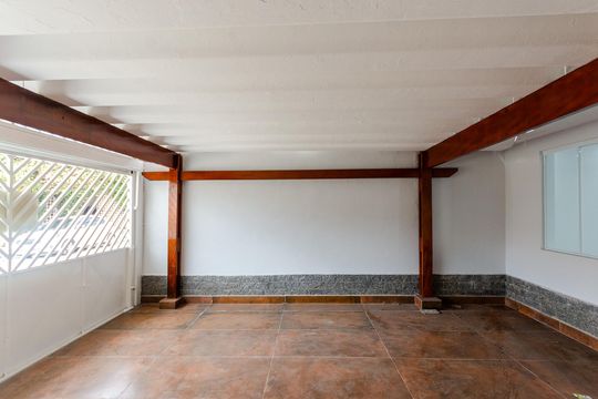Garagem de casa à venda com 3 quartos, 180m² em Chácara São João, São Paulo