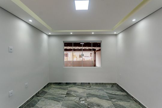 Casa à venda com 3 quartos, 180m² em Chácara São João, São Paulo