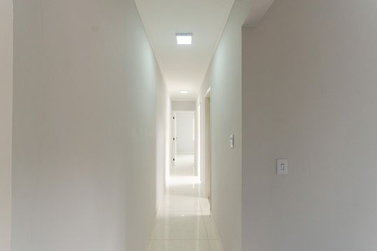 Corredor de casa à venda com 3 quartos, 180m² em Chácara São João, São Paulo