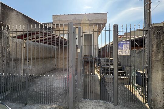 Fachada de casa à venda com 3 quartos, 170m² em Vila Boacava, São Paulo