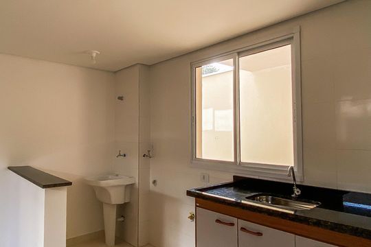 Cozinha/área de serviço  de apartamento para alugar com 2 quartos, 43m² em Vila Centenario, São Paulo