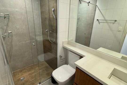 Banheiro de apartamento à venda com 2 quartos, 94m² em Alphaville, Santana de Parnaíba