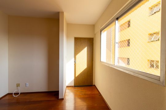 Sala de apartamento à venda com 1 quarto, 48m² em Vila Lidia, Campinas