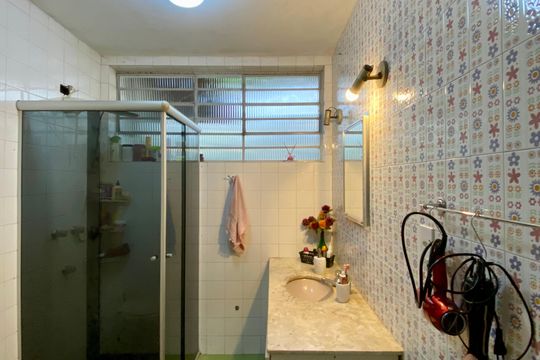 Banheiro Social de casa de condomínio à venda com 3 quartos, 167m² em Vila Irmaos Arnoni, São Paulo