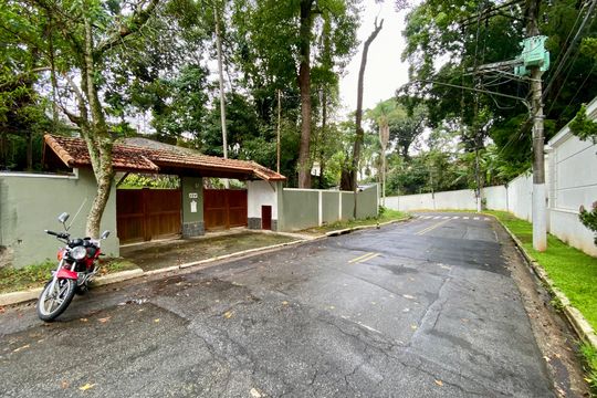 Fachada de casa de condomínio à venda com 3 quartos, 167m² em Vila Irmaos Arnoni, São Paulo