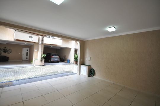 Garagem de casa de condomínio à venda com 3 quartos, 177m² em Barro Branco (zona Norte), São Paulo