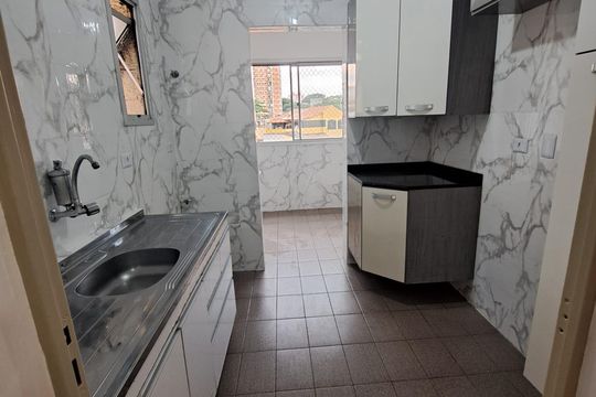 Cozinha de apartamento para alugar com 2 quartos, 66m² em Quitaúna, Osasco