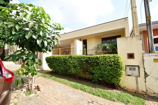 Fachada de casa à venda com 3 quartos, 183m² em Jardim Chapadão, Campinas
