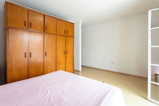 Quarto de casa à venda com 4 quartos, 180m² em Campo Limpo, São Paulo