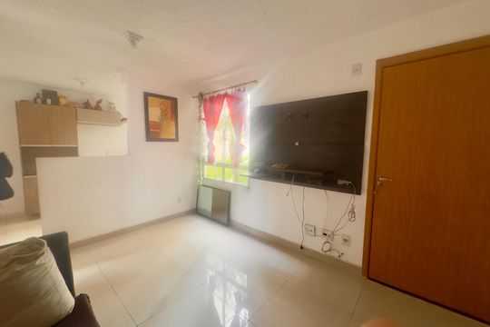 Sala de apartamento para alugar com 2 quartos, 43m² em Água Chata, Guarulhos