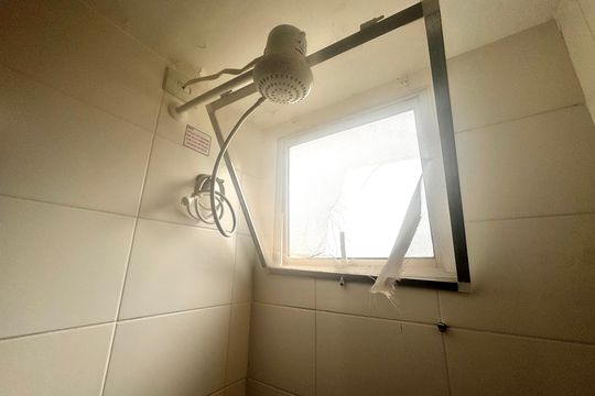 Banheiro de apartamento para alugar com 2 quartos, 43m² em Água Chata, Guarulhos