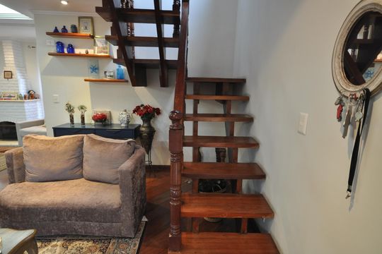 Escada de casa de condomínio à venda com 4 quartos, 320m² em Vila Albertina, São Paulo